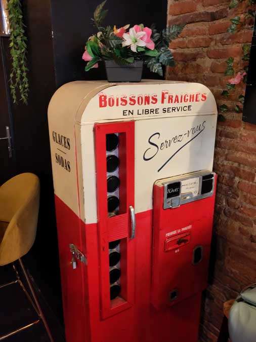 Old soda machine